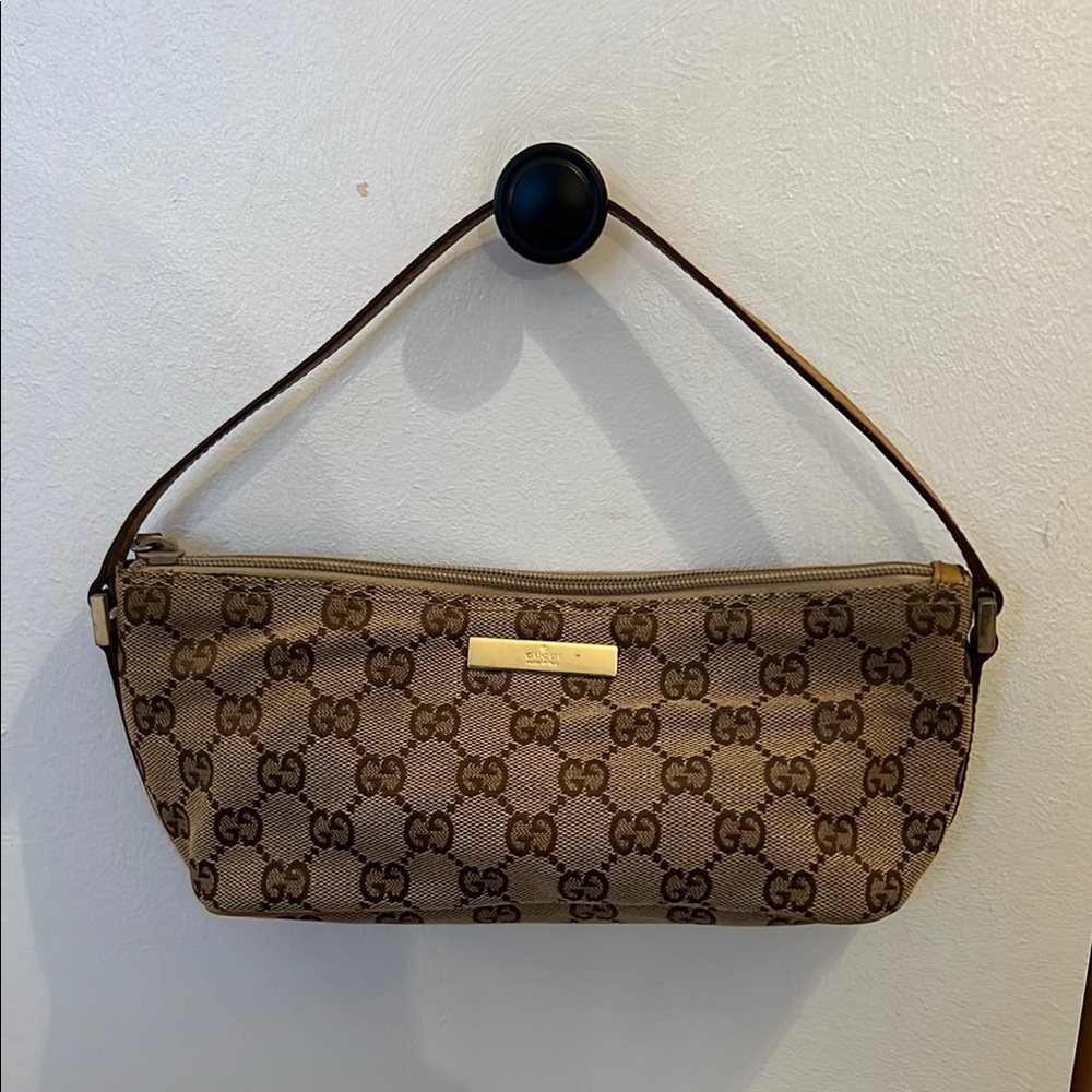 💯 Authentic Vintage Gucci Boat Pochette Shoulder Bag